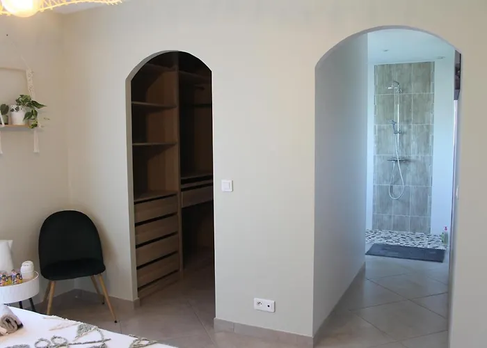 La Naillousaine Couette-café 4*